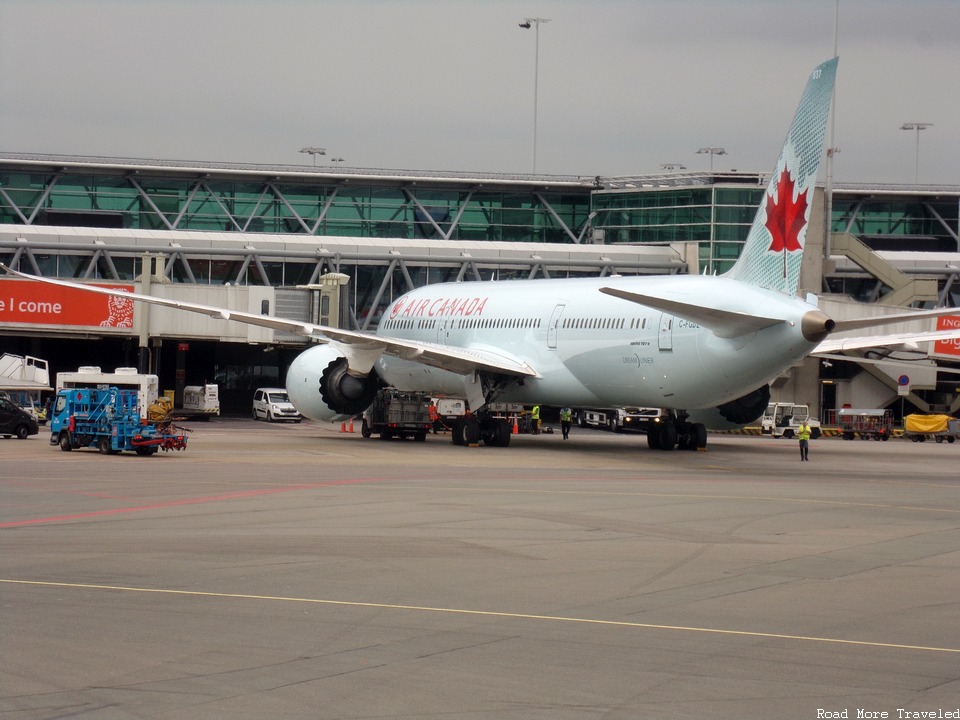 Air Canada 787 at AMS