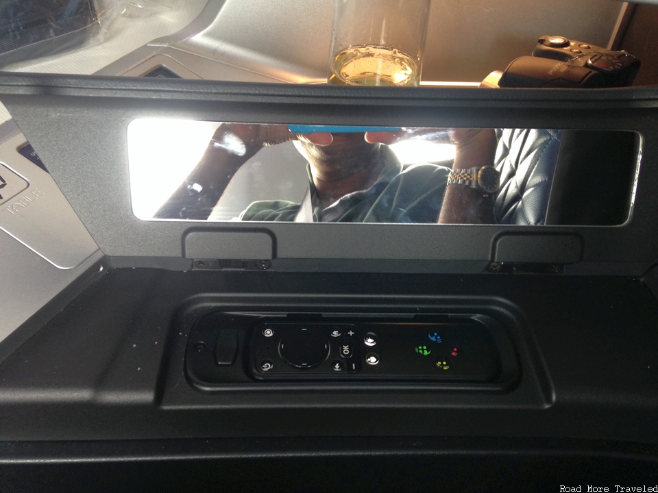 Delta One A350 suite - IFE controller and mirror