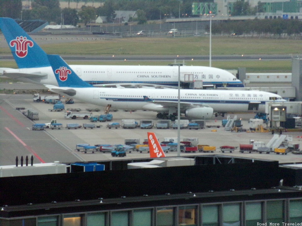 Hilton Amsterdam Airport Schiphol - China Southern A380 and B777