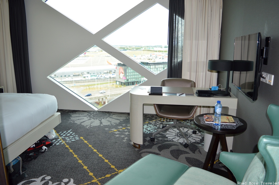 Hilton Amsterdam Airport Schiphol - window airport view