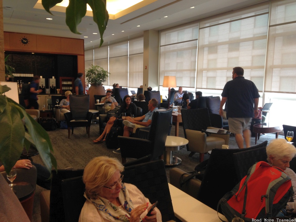 Delta SkyClub DTW Gate A40 - additional seating and coffee machines