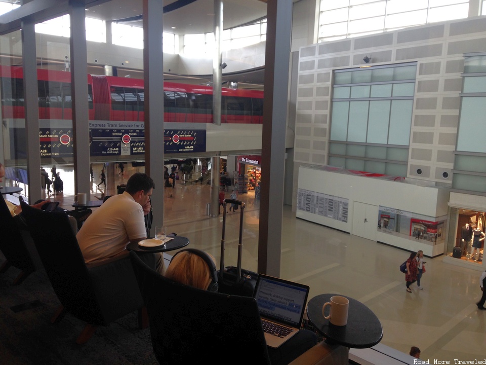 Delta SkyClub DTW Gate A40 - concourse view