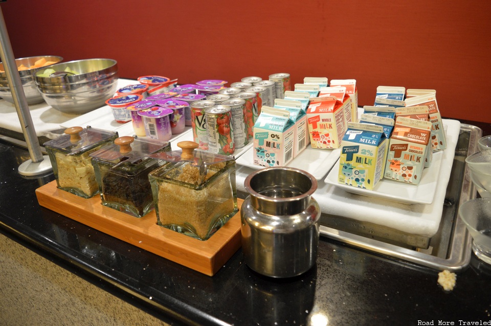 Doubletree by Hilton Pittsburgh - Monroeville Convention - milk and yogurt