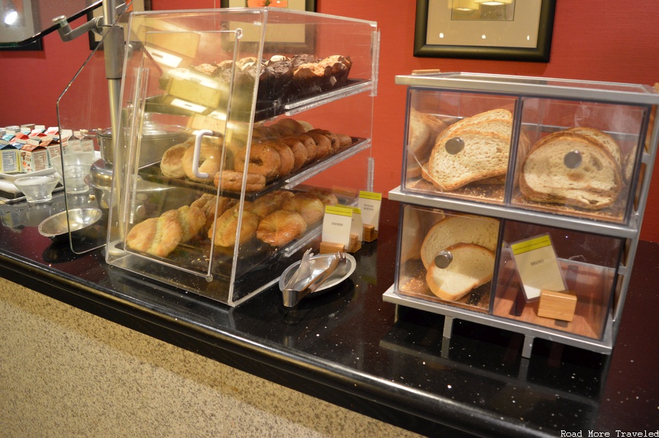 Doubletree by Hilton Pittsburgh - Monroeville Convention Center - breads and pastries