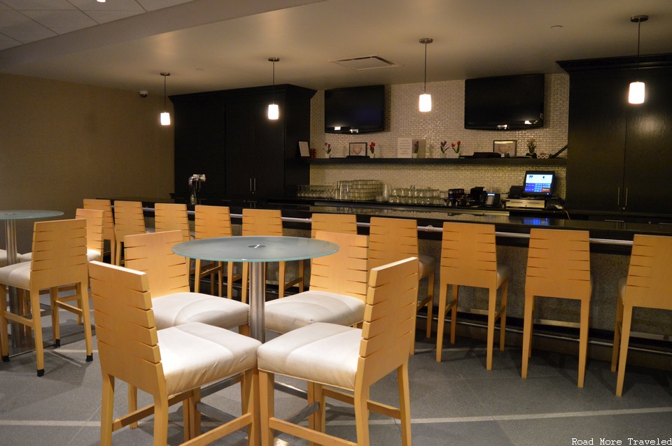 Doubletree by Hilton Pittsburgh - Monroeville Convention Center - bar