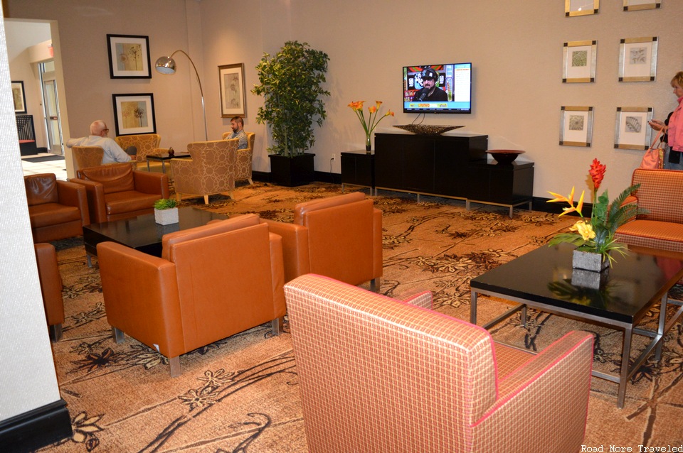 Doubletree by Hilton Pittsburgh - lobby seating area
