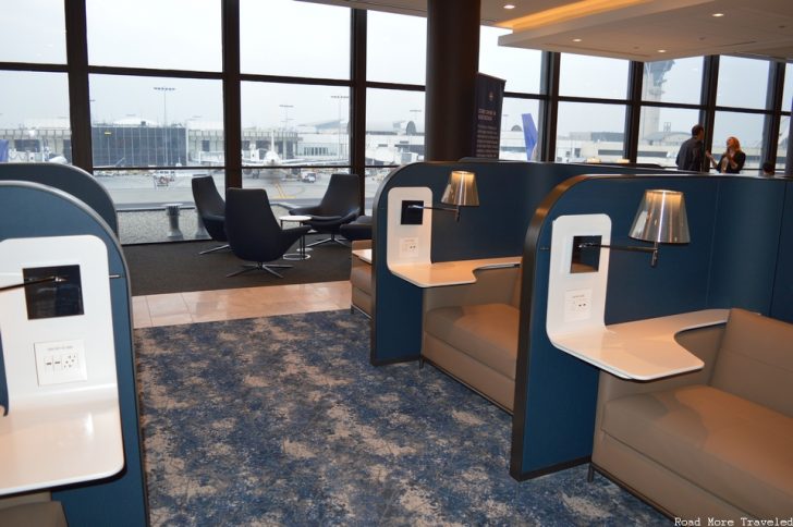 United Polaris Lounge Los Angeles - work cubicles