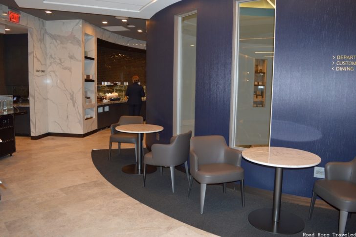 United Polaris Lounge Los Angeles - buffet seating