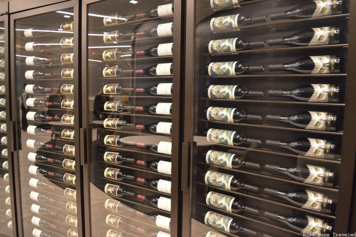 United Polaris Lounge Los Angeles - wine collection