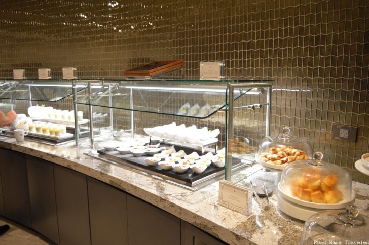 United Polaris Lounge Los Angeles - breakfast buffet