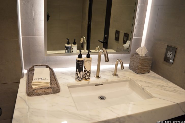 United Polaris Lounge Los Angeles - Cowshed toiletries