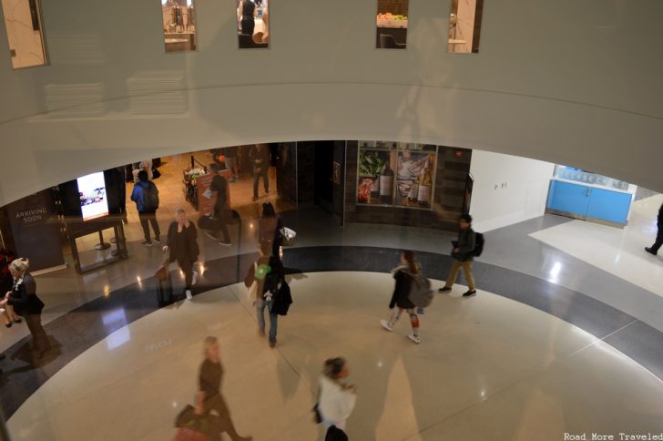 United Polaris Lounge Los Angeles - "atrium"