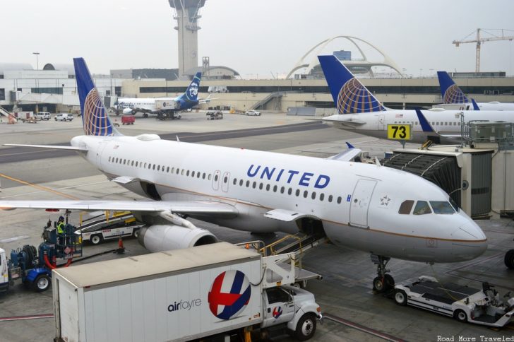 United Polaris Lounge Los Angeles - plane spotting