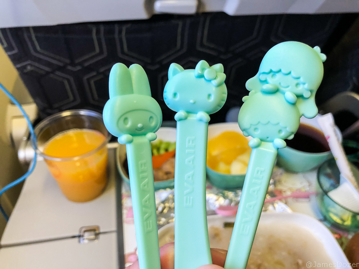 EVA Air Hello Kitty Boeing 777-300ER Economy Class