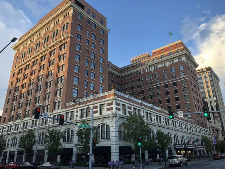 a building with many windows
