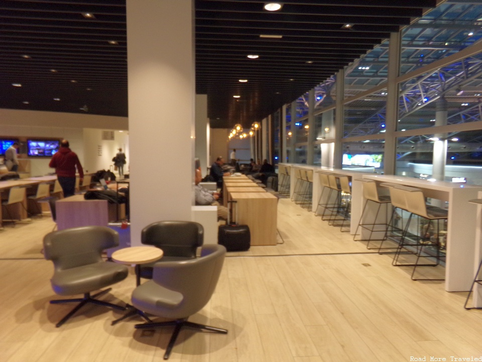 The Loft by Brussels Airlines - concourse view seating