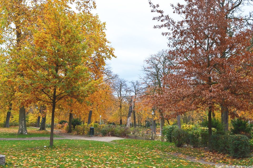 More fall foliage in Parc de Bruxelles