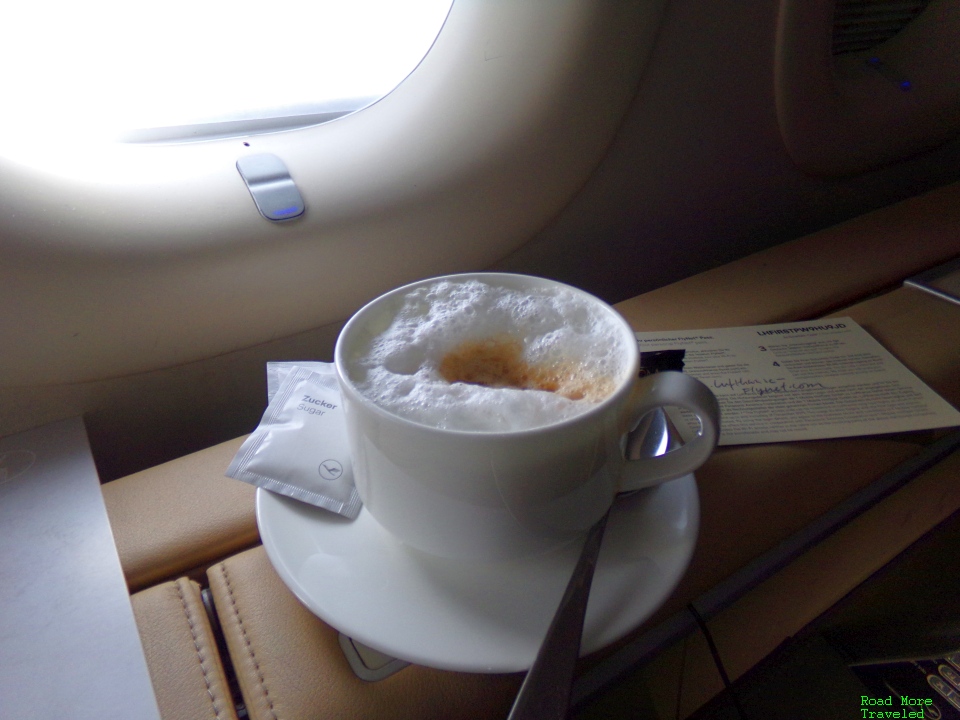 Lufthansa First Class - cappuccino