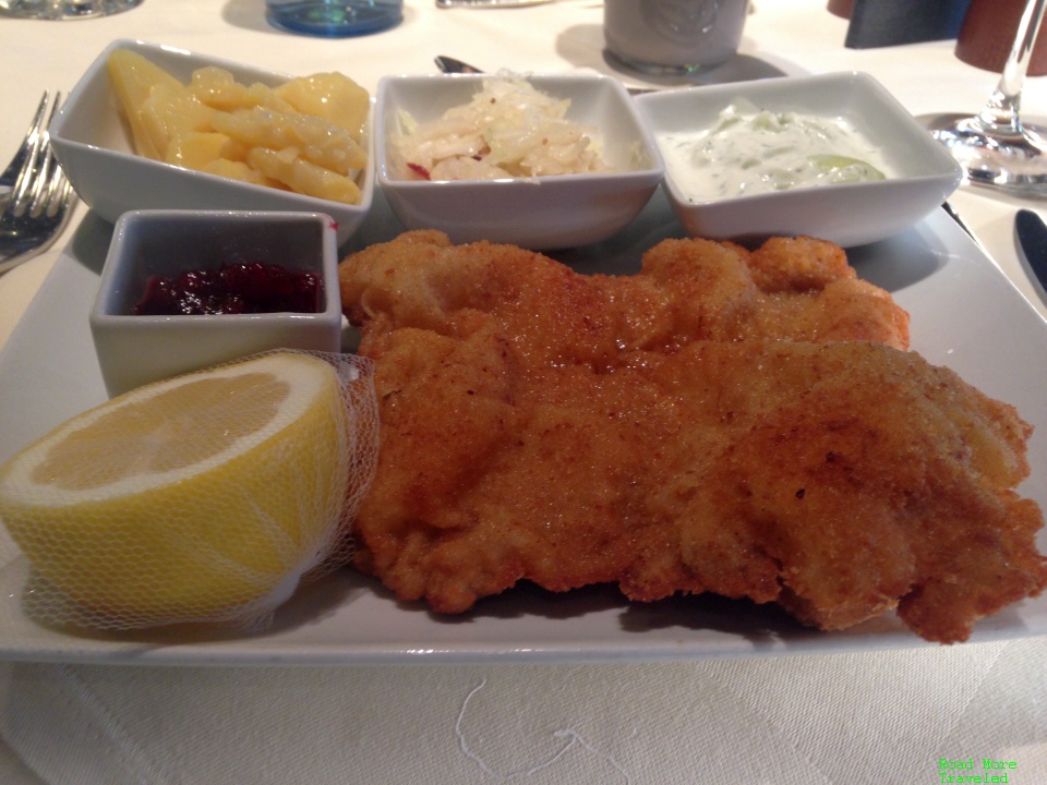 Lufthansa First Class Terminal - wiener schnitzel