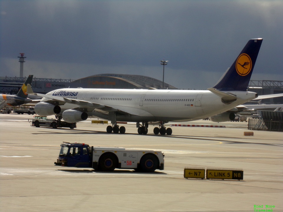 Lufthansa Airbus A340