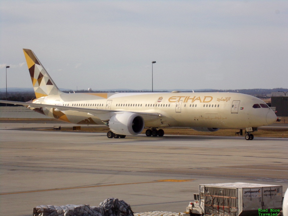 Etihad 777 at IAD