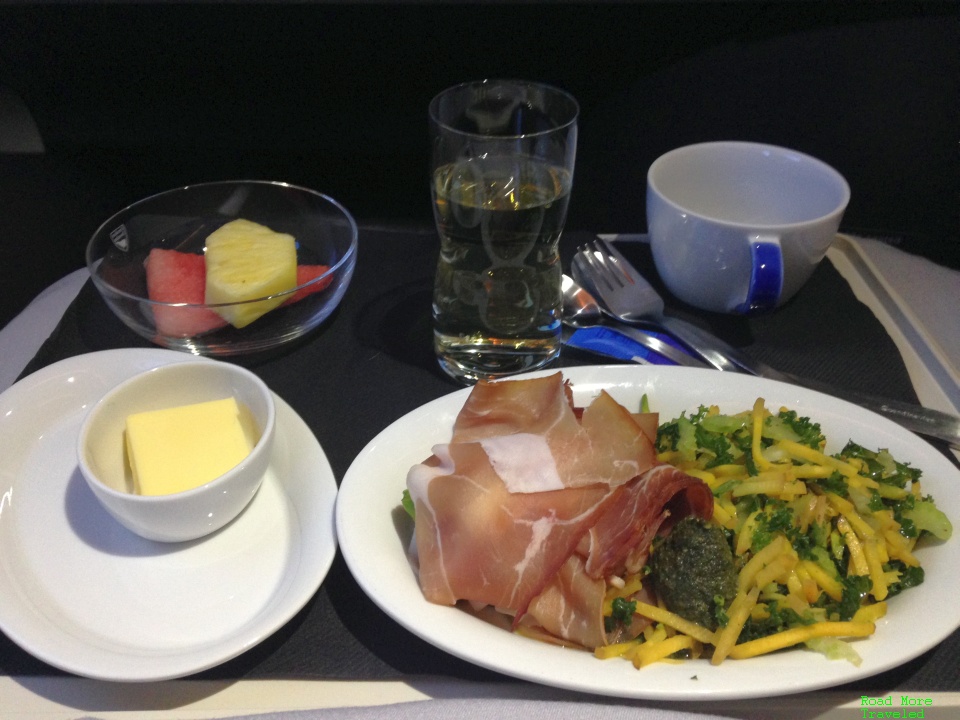 SAS Business Class pre-landing meal