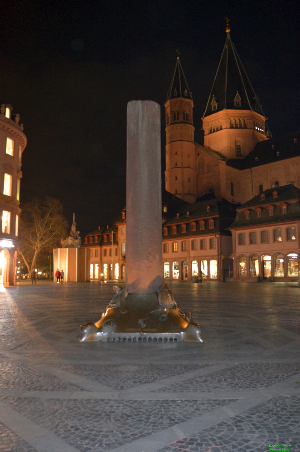 Close-up of Heunensäule