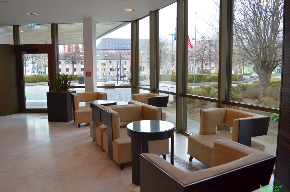 Hilton Mainz - additional lobby seating
