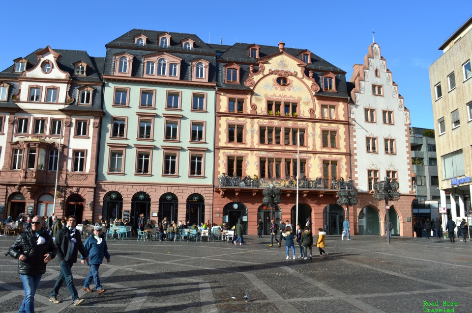 Mainz Marktplatz on a sunny afternoon