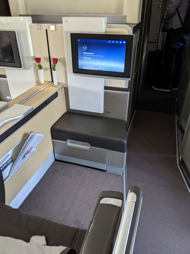 Review: Lufthansa A340 First Class Vancouver to Munich - Travel Codex