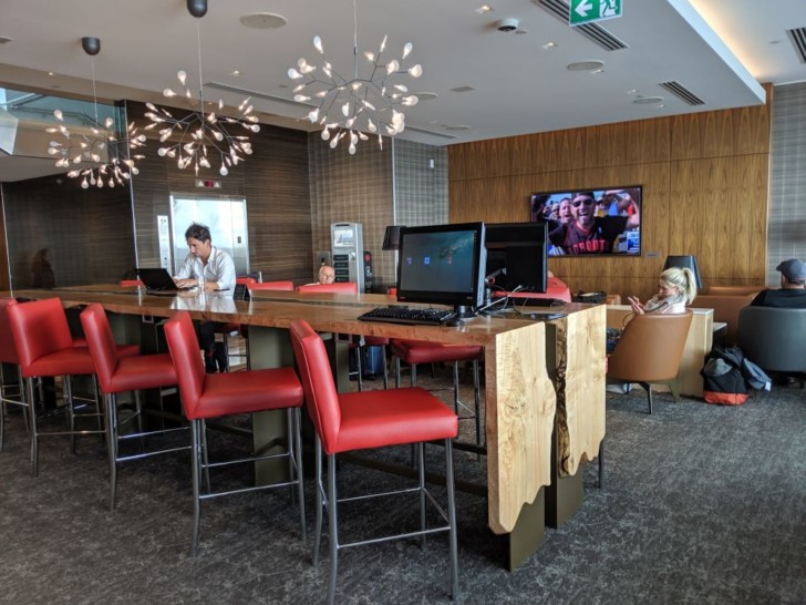 Maple leaf lounge vancouver