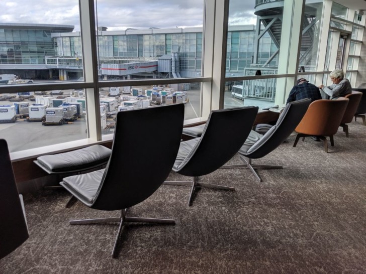 airport lounge sleeping chairs