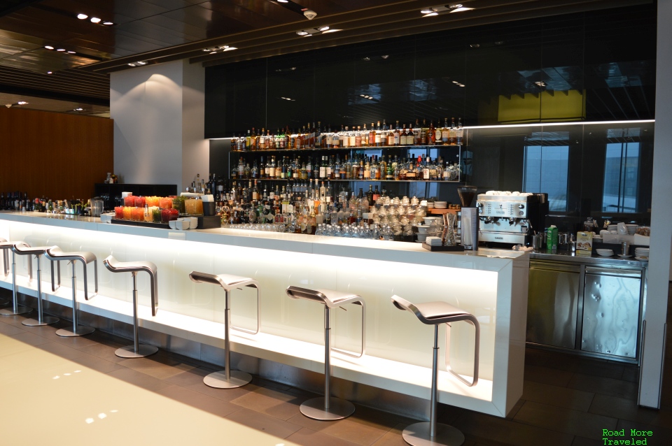 Lufthansa First Class Terminal bar