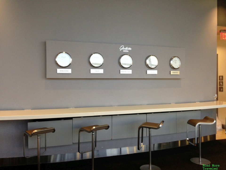 Lufthansa Senator Lounge Washington Dulles - world clocks and seating