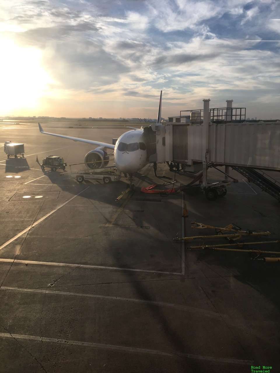 Delta A220 at DFW