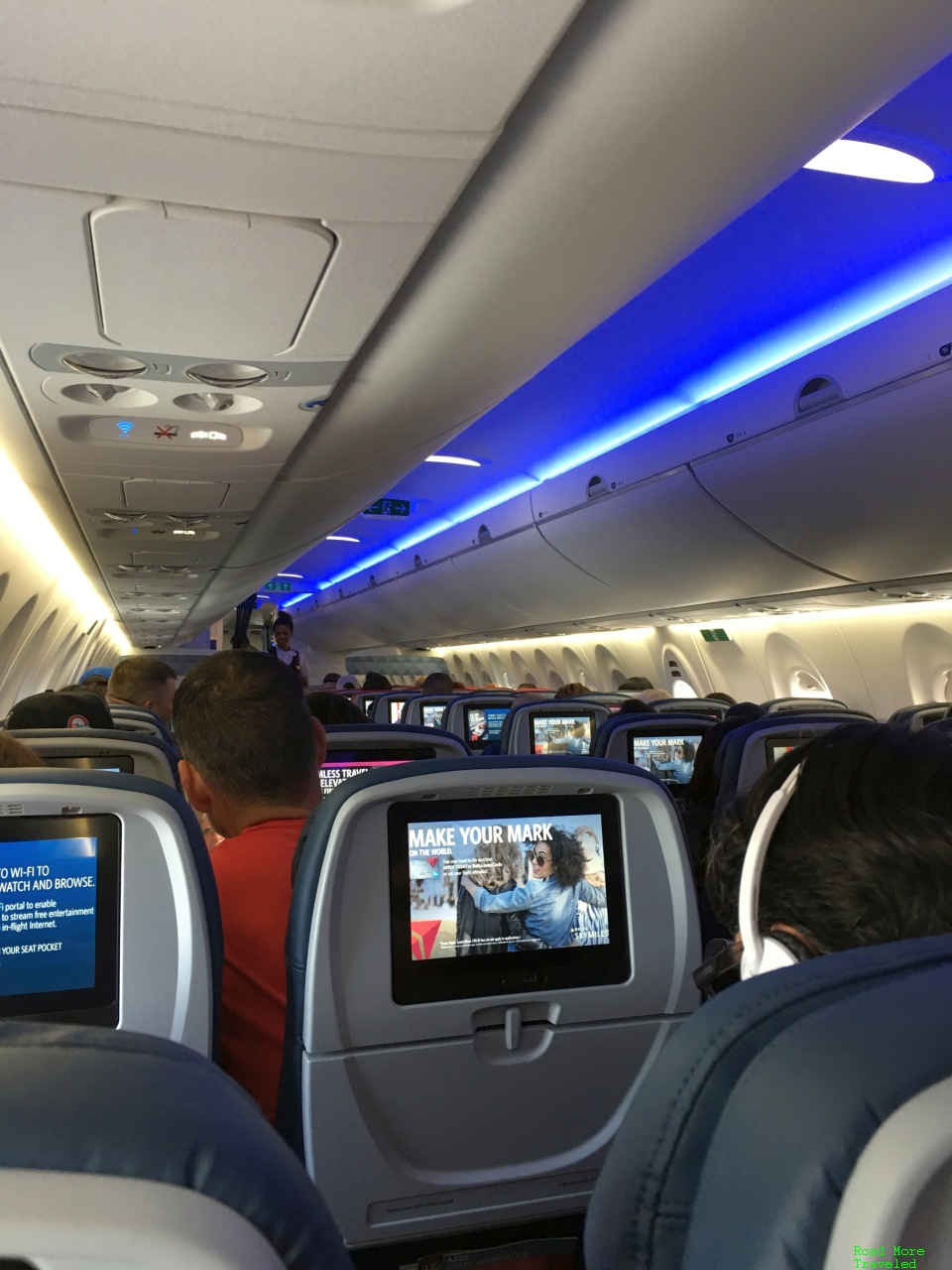 Delta A220 Main Cabin lighting