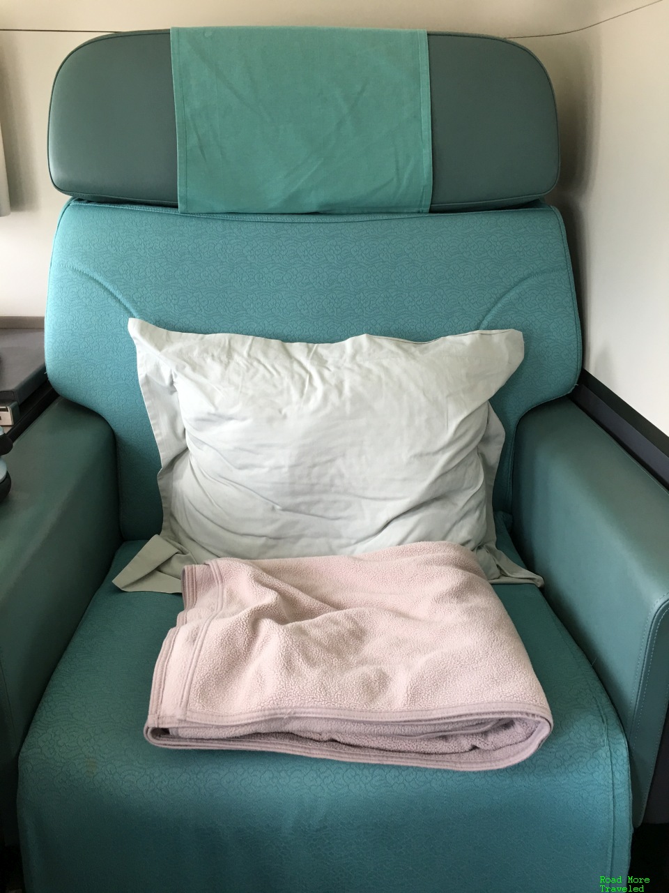 Korean Air 747-8 First Class seat