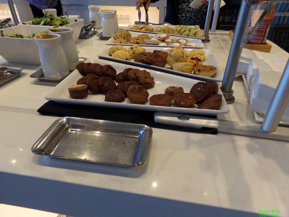 JFK Flagship Lounge cookies & chips