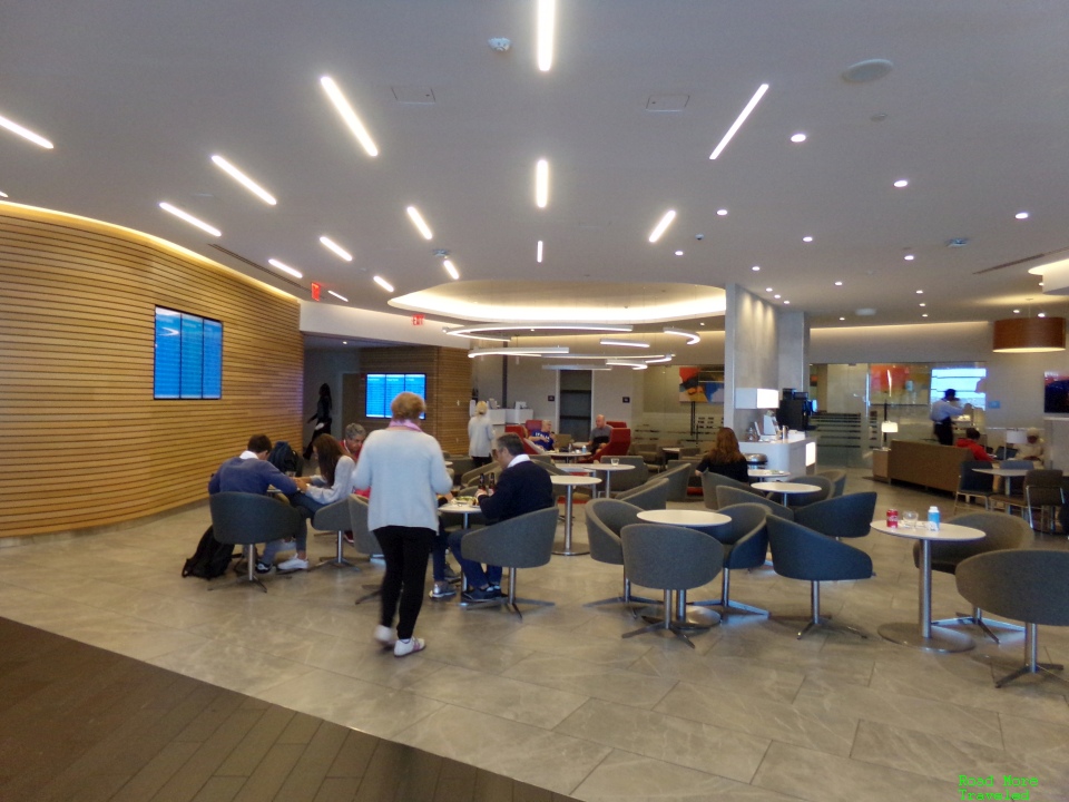 American Flagship Lounge New York JFK - dining area seating