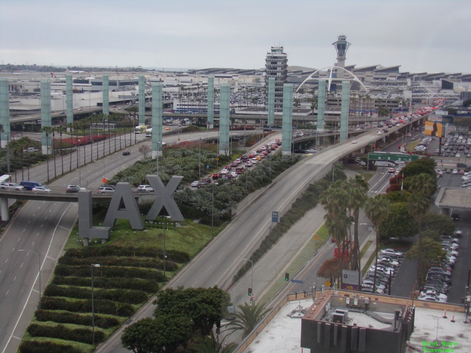 H Hotel Los Angeles - LAX sign view