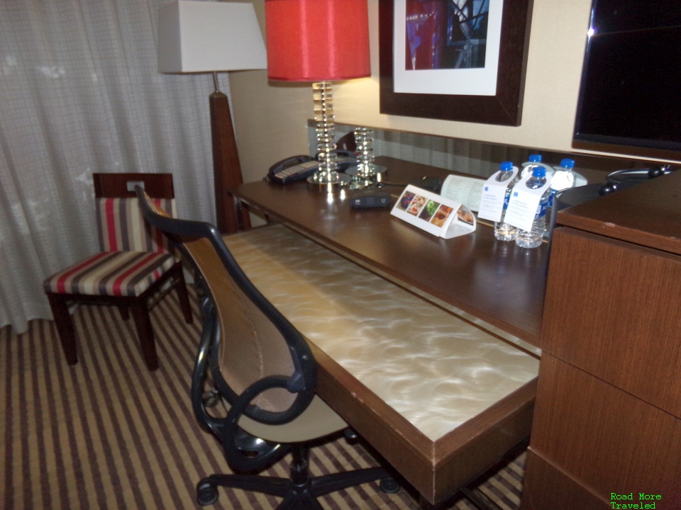 Hyatt Regency DFW work desk