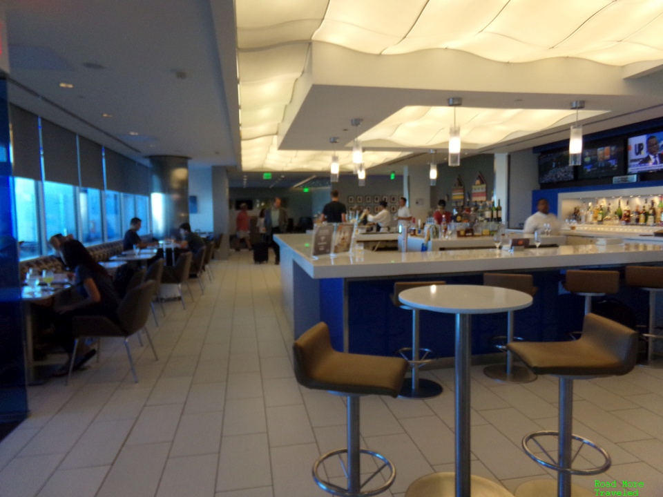 Delta Sky Club Atlanta Concourse F - bar