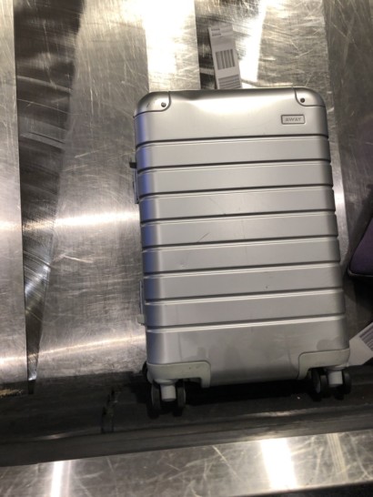 Review: How does the Autonomous Aluminum Carry-On Compare to