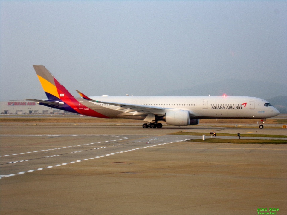 Asiana A350-900 at ICN