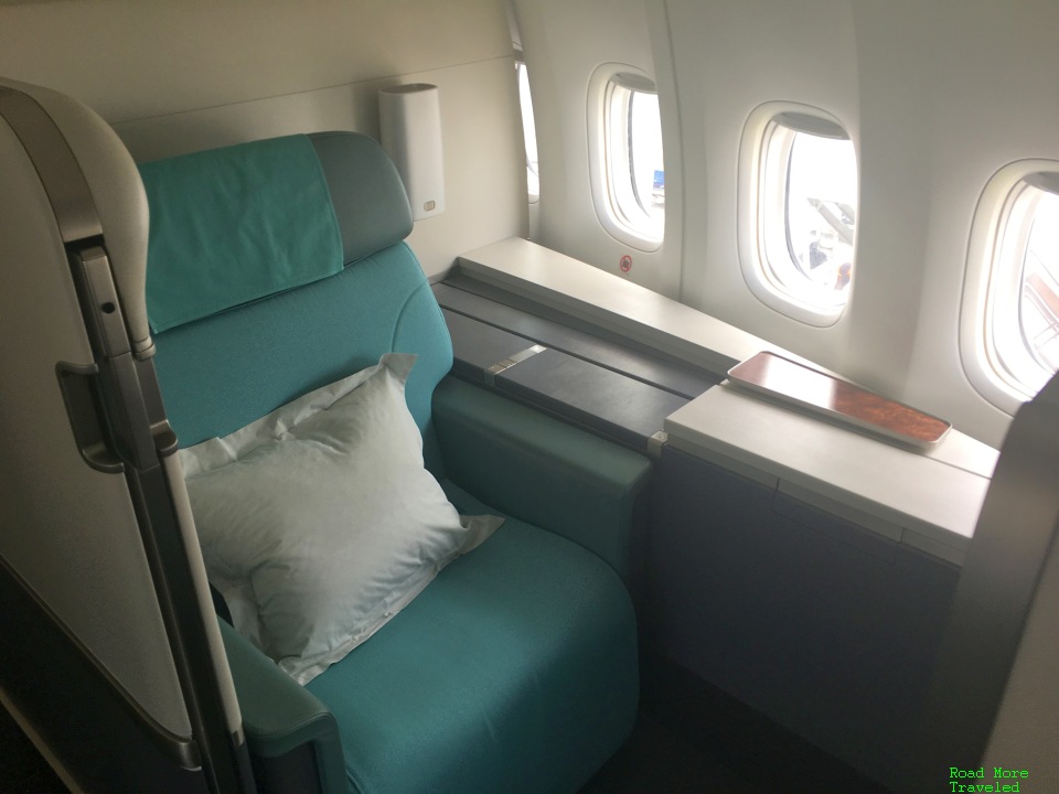 Korean Air B747-8 First Class suite