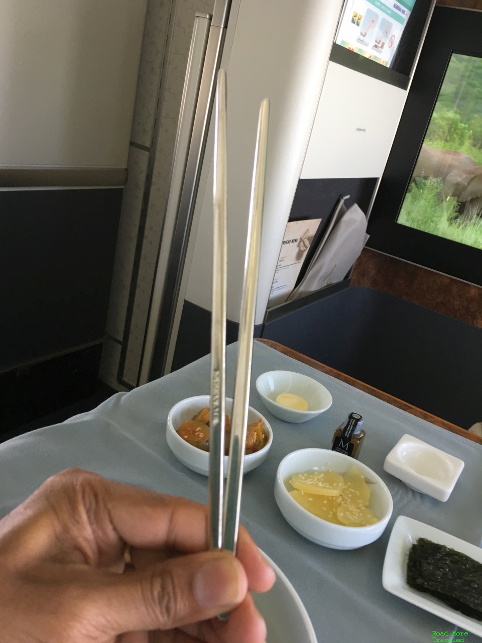 KE F chopsticks