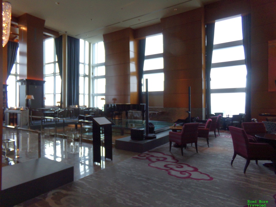 Ritz-Carlton Tokyo lobby lounge
