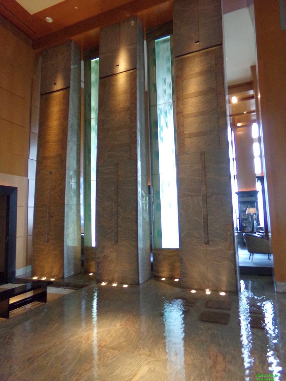 Ritz-Carlton Tokyo lobby fountain