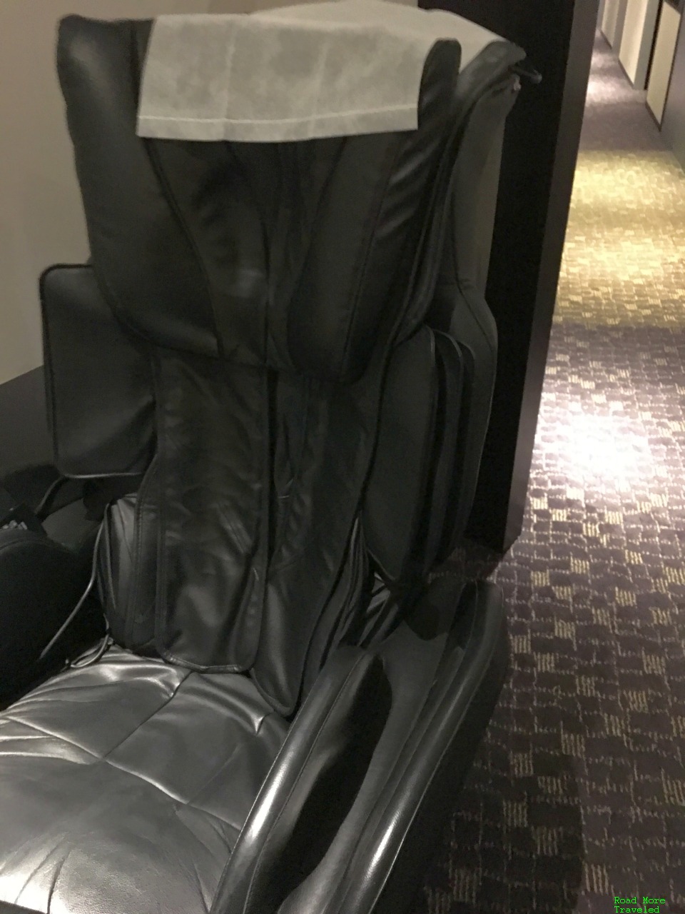 ANA Suite Lounge Tokyo Narita Satellite 5 massage chair