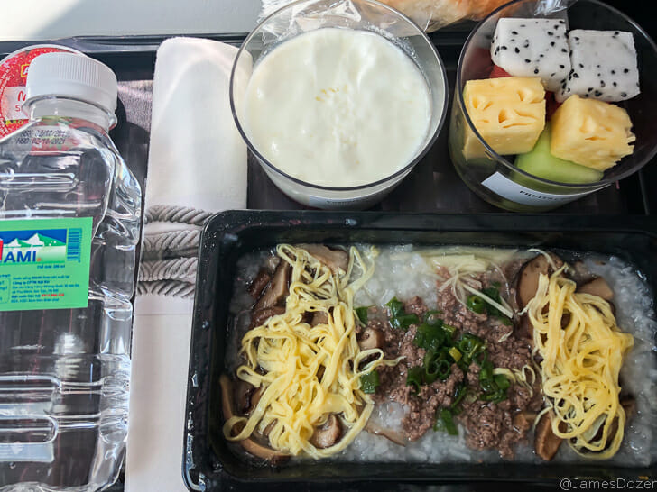 Qatar Airways Economy Class meal